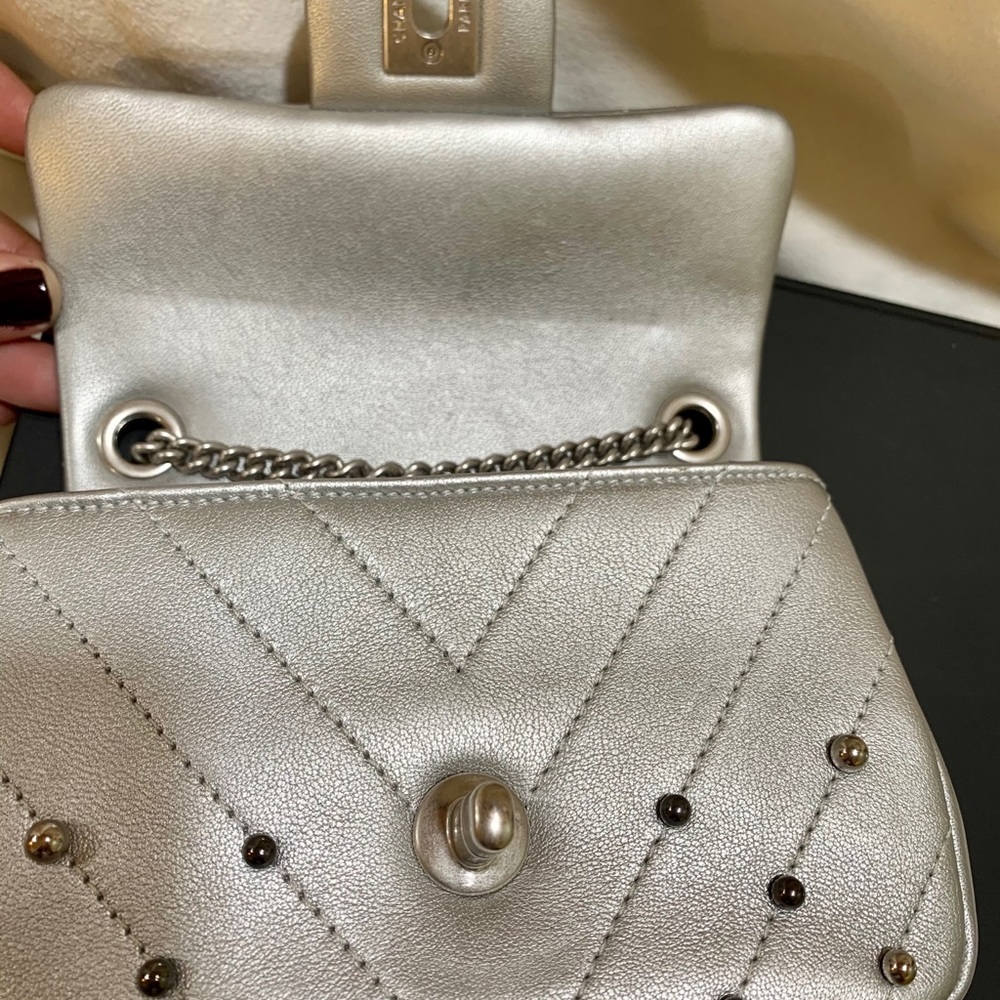 ❌SOLD❌💯Authentic Chanel Star Wars Studs Mini Flap - Picture 7 of 15